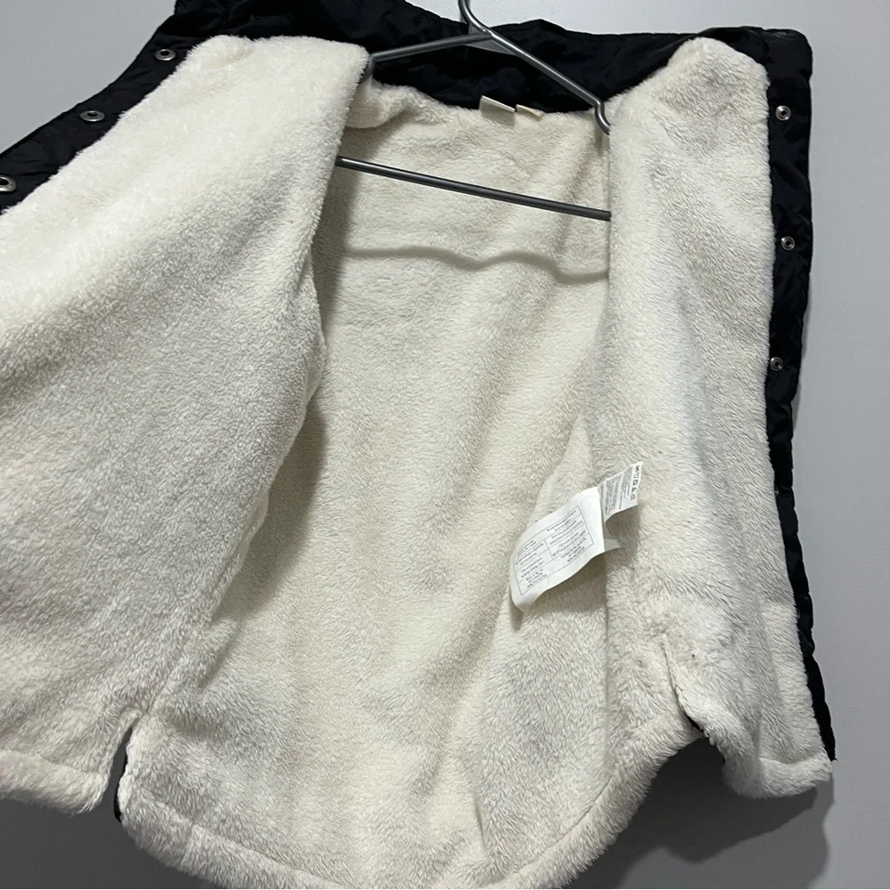 Roxy Vest - Picture 4 of 10